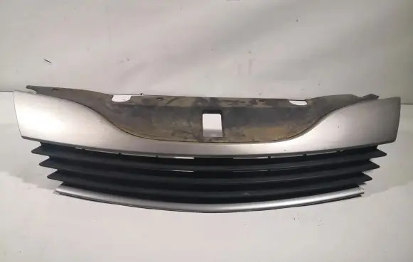 Renault Laguna II Front bumper upper radiator grill 8200012581