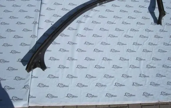 Volkswagen Scirocco Rubber seal front door window/glass 