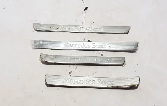 Mercedes-Benz GLE W167 Front sill trim cover A1676861300
