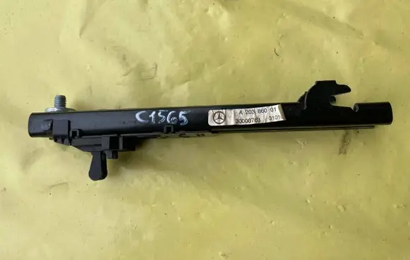 Mercedes-Benz C W203 Seat belt height adjuster A203860010 30000763