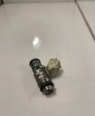 Volkswagen Golf IV Fuel injector 036031AC