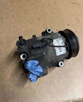 Opel Meriva B Air conditioning (A/C) compressor (pump) 401351739 L979888L 13335251