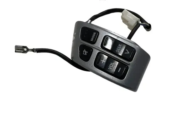 Suzuki Swift I Steering wheel buttons/switches 