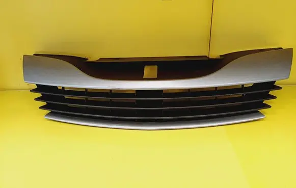 Renault Laguna II Front grill 8200012581