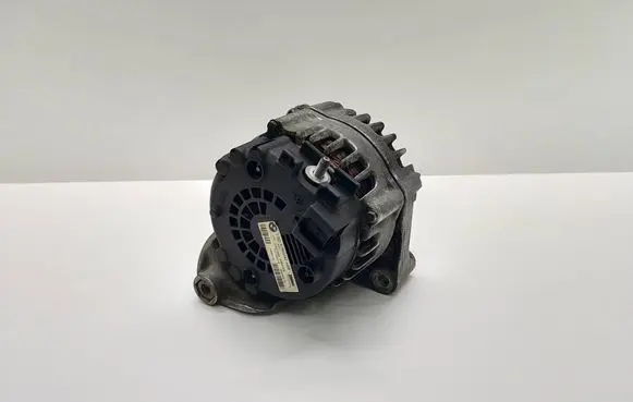 BMW 5 E60 E61 Generator/alternator 7802261 7802261AI05 2543461D