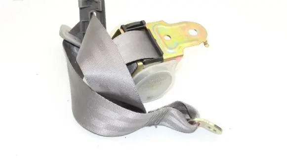 Lexus LS 430 Middle seatbelt (rear) 7C6950