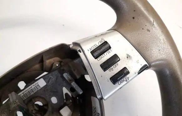 Steering wheel buttons/switches