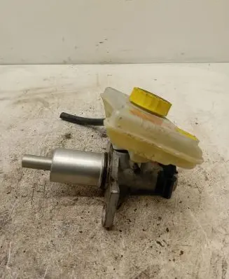 Audi A4 S4 B7 8E 8H Master brake cylinder
