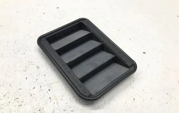 BMW X1 U11 Quarter panel pressure vent 9201647