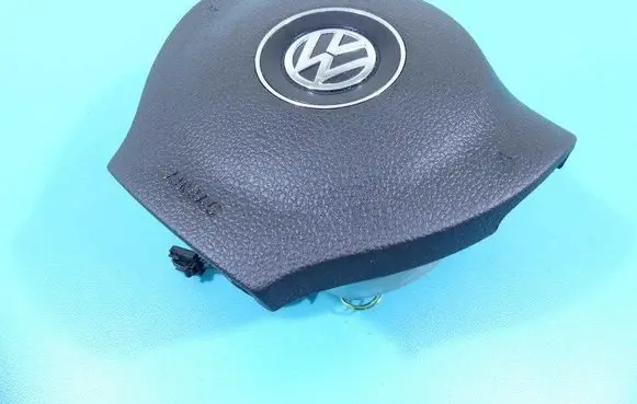 Volkswagen Jetta VI Steering wheel airbag 1KM880201F IMPRK1313646