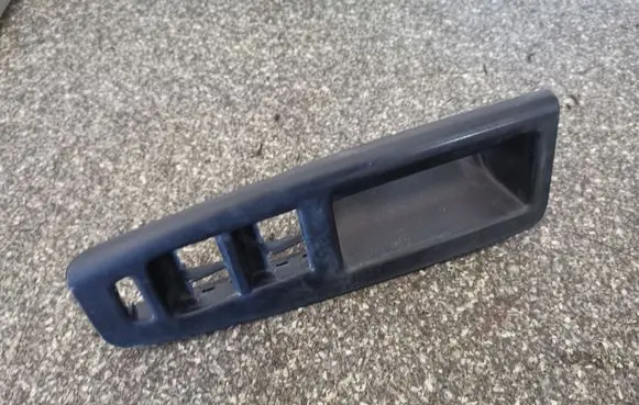 Volkswagen Polo IV 9N3 Front door window switch trim 6Q1867171F
