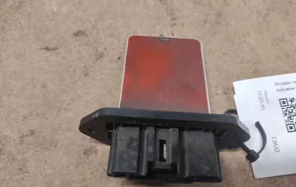 Mazda 3 I Heater blower motor/fan resistor HM421040B