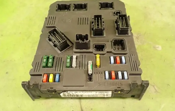 Citroen Xsara Picasso Fuse module 9652474680