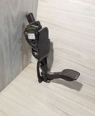 Peugeot Expert Accelerator throttle pedal 1400838880 6PV00908308