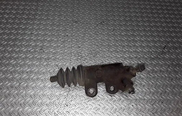 Clutch slave cylinder