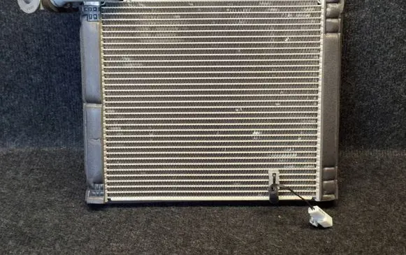 Toyota RAV 4 (XA40) Air conditioning (A/C) radiator (interior) J2842 4475004540
