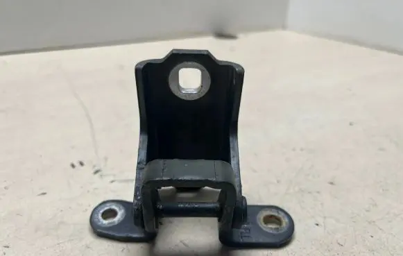 Opel Insignia A Front door upper hinge A046574 0241