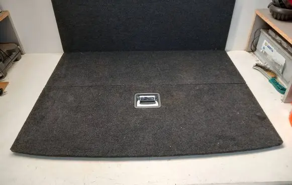 Trunk/boot floor carpet liner