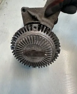 Volkswagen PASSAT B5 Viscous fan clutch 078121235F