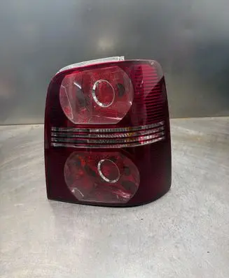 Volkswagen Touran I Rear/tail lights 02042310