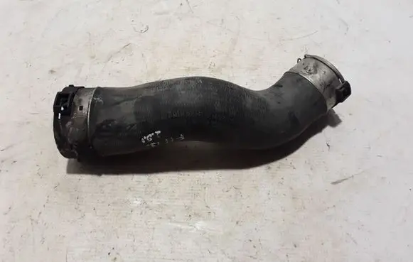 BMW 5 F10 F11 Intercooler hose/pipe 7810796