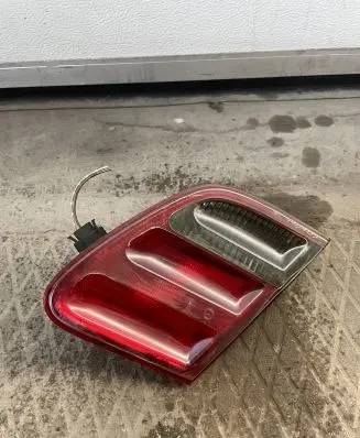 Mercedes-Benz E W210 Tailgate rear/tail lights A2108208664 318522