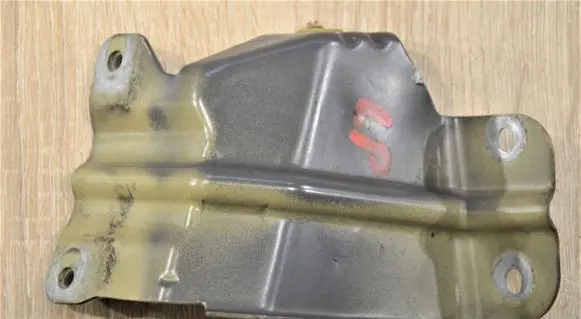 Chevrolet Captiva Fender mounting bracket
