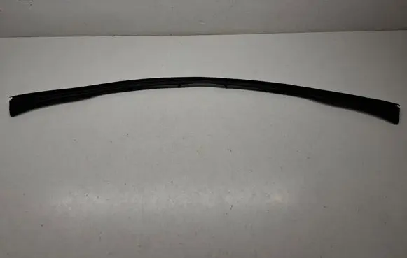 Porsche Cayenne (9Y0 9Y3) Engine hood trim 9Y0823727A