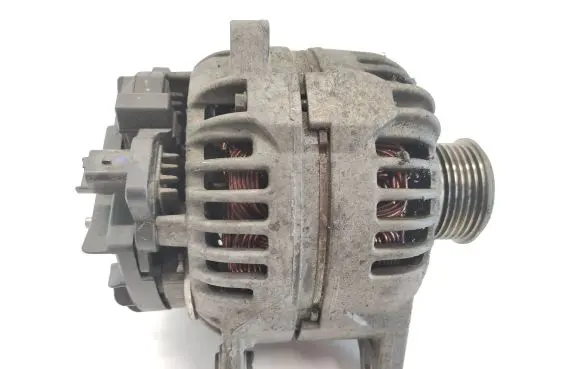 Nissan Qashqai Generator/alternator 8200728292A 0124525140