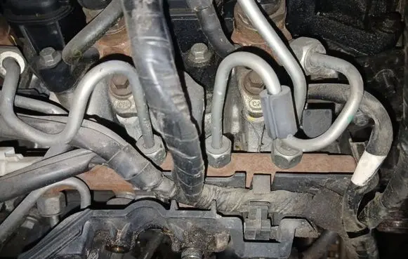 Nissan Juke I F15 Fuel main line pipe A2C27000234