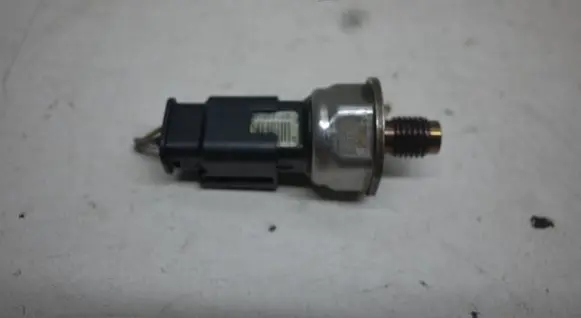 Peugeot 308 SW Fuel pressure sensor 9664111780