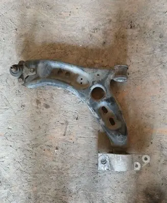 Volkswagen Golf VI Front lower control arm/wishbone