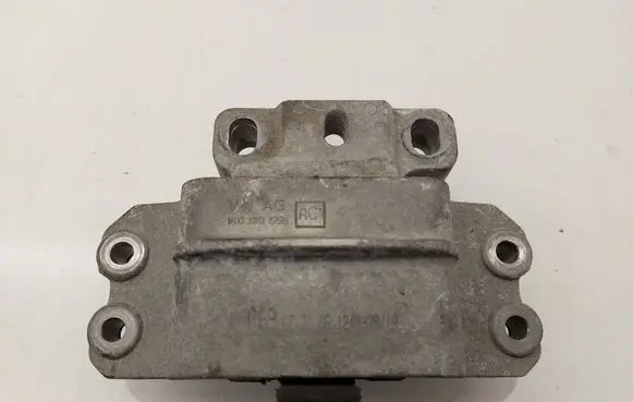 Skoda Octavia Mk2 (1Z) Engine mount bracket 1K0199555