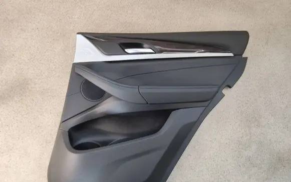BMW X4 G02 Coupe rear side trim panel