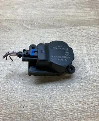 Peugeot 407 Air flap motor/actuator 4PUH19E616AB EAD552
