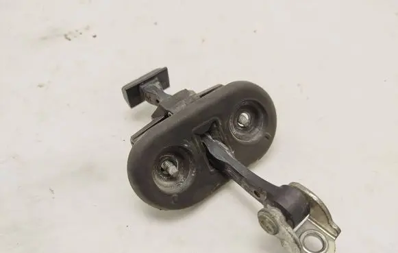 Opel Combo D Front door check strap stopper 1354695080