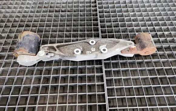 Volvo S60 Rear differential/diff mount bracket 3149286655 31492866