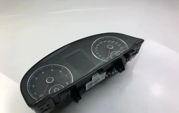 Volkswagen Caddy Speedometer (instrument cluster) 2K0920876G