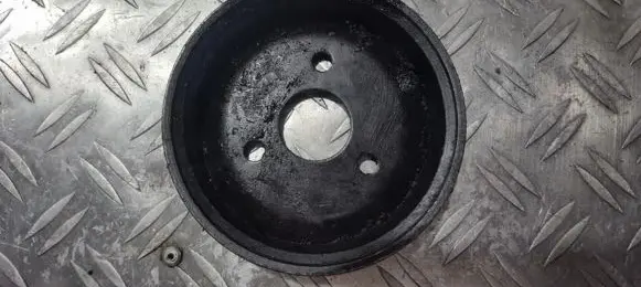 Opel Vectra B Power steering pump pulley 90528666