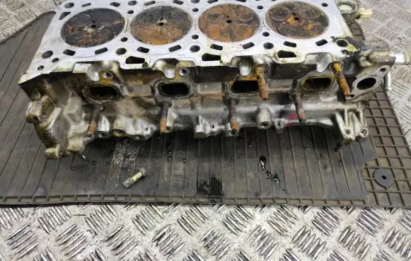 Toyota Corolla Verso AR10 Engine head 42A25004