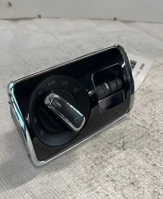 Skoda Superb B6 (3T) Light switch 3T0941431B BK704064605 2243A