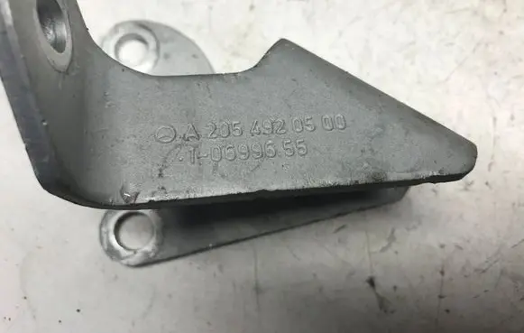 Mercedes-Benz C W205 Engine mounting bracket A2054920500