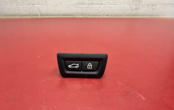 BMW X3 F25 Tailgate/boot open switch button 9275121 61319275121