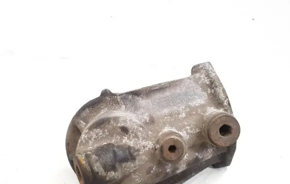 Volkswagen Multivan T4 Oil filter mounting bracket 074115417A