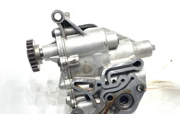 Audi A5 8T 8F Oil pump CJE