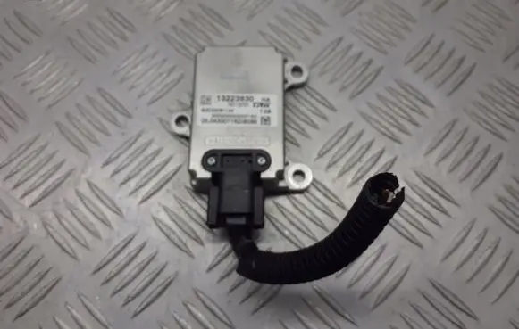 Opel Vectra C ESP acceleration yaw rate sensor 13223930