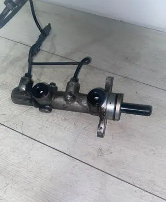KIA Ceed Master brake cylinder 585101h000
