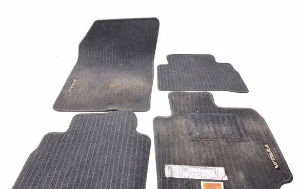 Suzuki Vitara (LY) Car floor mat set 