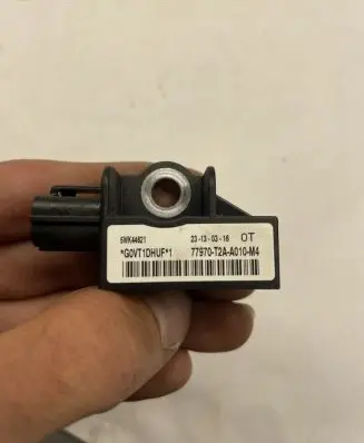 Honda CR-V Airbag deployment crash/impact sensor 77970T2AA010M4 5WK44621