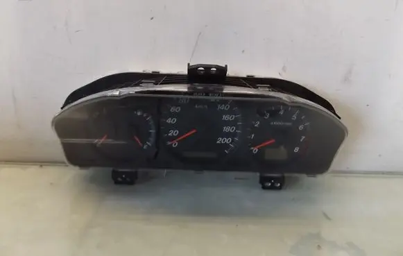 Mazda MPV II LW Speedometer (instrument cluster)